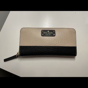 Kate Spade wallet- like new